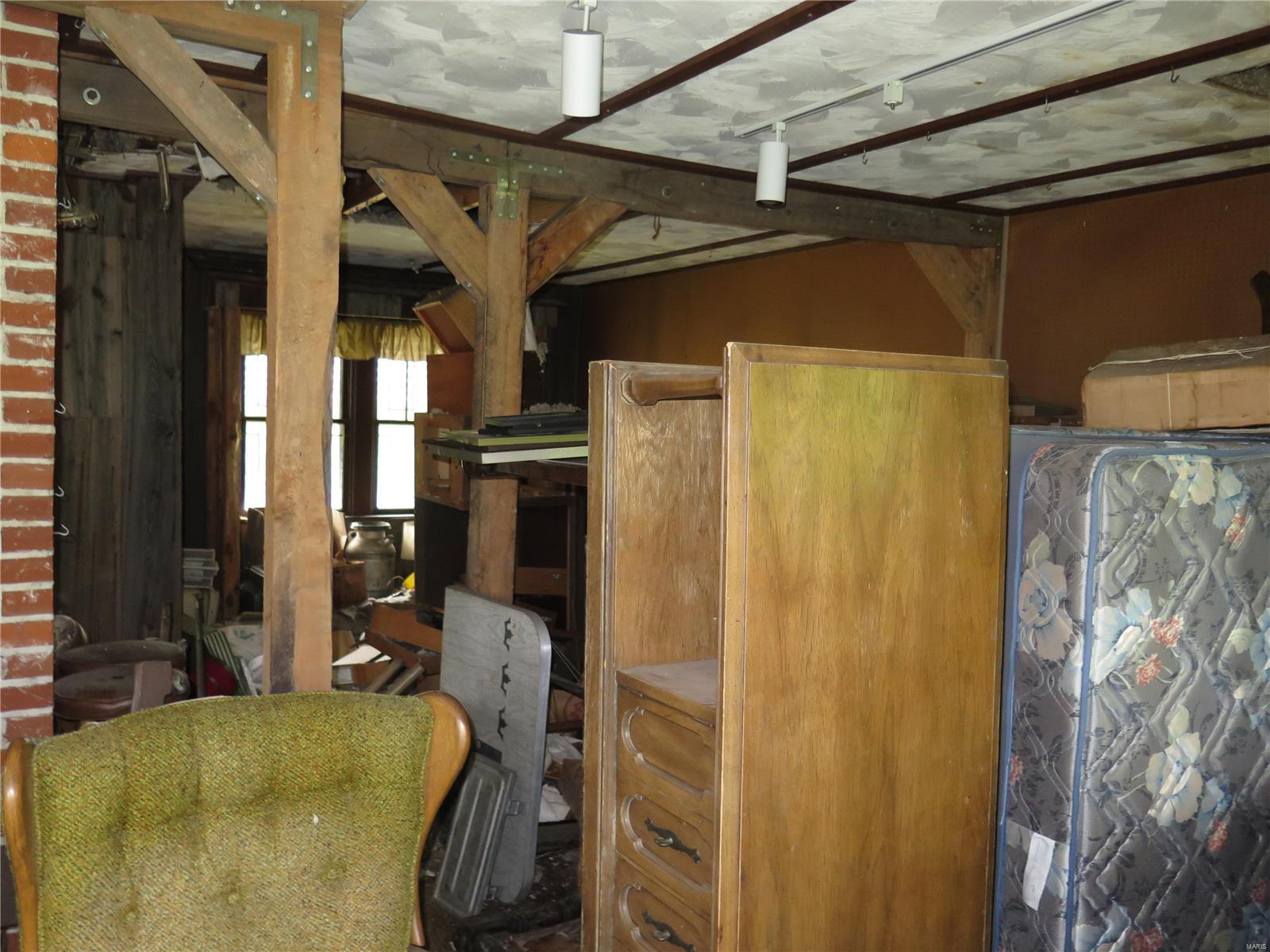 9720 Lackland Road St. Louis, MO 63114 - Photo 4 of 6 Gallery Image 4