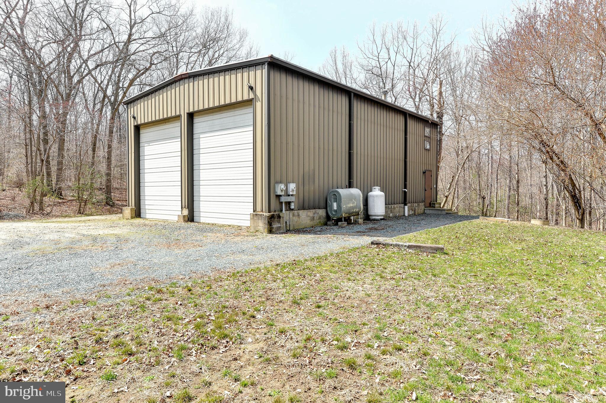 1635 Old Elk Neck Road Elkton, MD 21921 - Photo 2 of 18 Separate apartment entrance on side