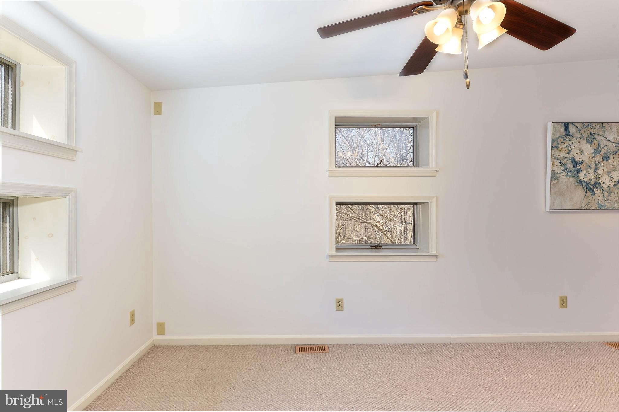 1635 Old Elk Neck Road Elkton, MD 21921 - Photo 11 of 18 Ceiling fan in living room