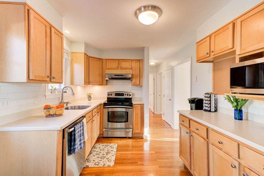 46 Susan Road Marlborough, MA 01752 - Photo 17 of 42 Gallery Image 17