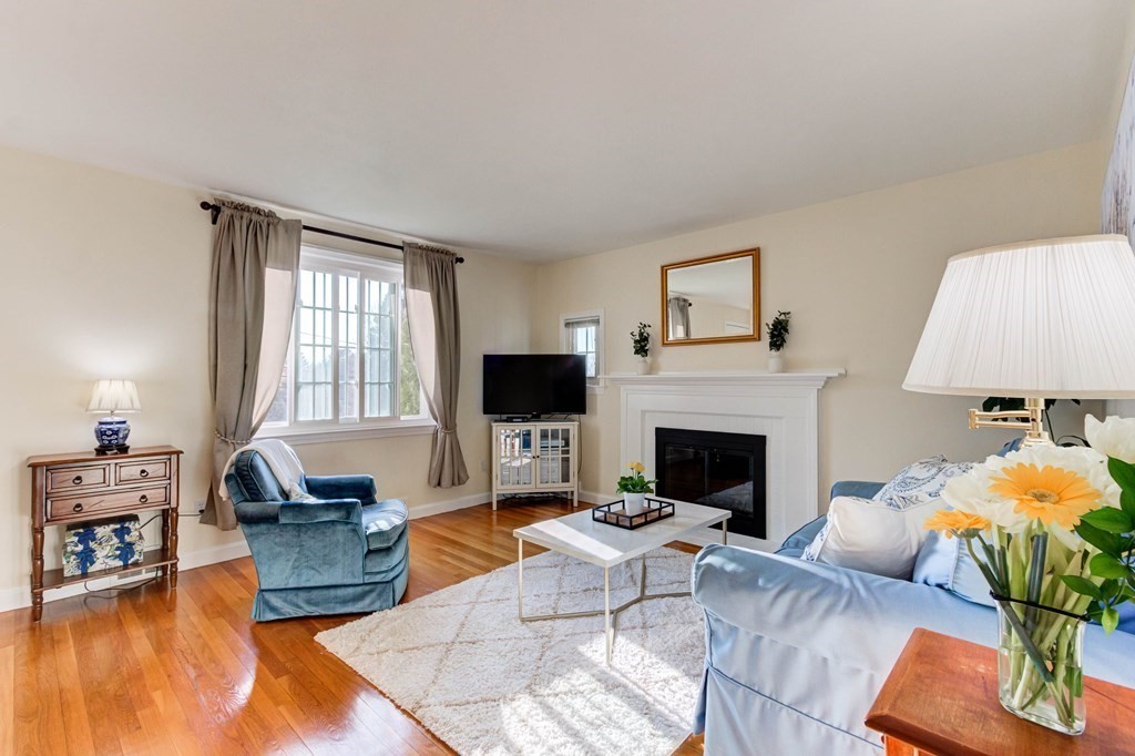 46 Susan Road Marlborough, MA 01752 - Photo 8 of 42 Gallery Image 8