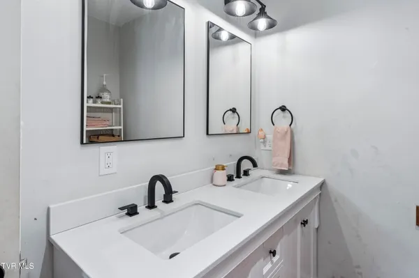 $1,200,000 | 487 Rocky Knob Road, Mountain City, TN 37683