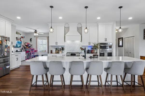 $1,200,000 | 487 Rocky Knob Road, Mountain City, TN 37683