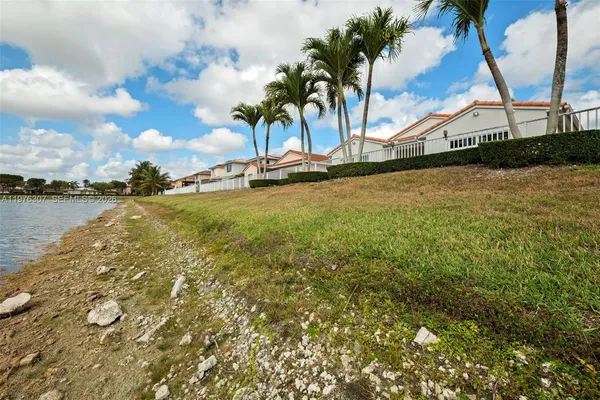 $4,900 | 15962 Southwest 62nd Street, Miami, FL 33193