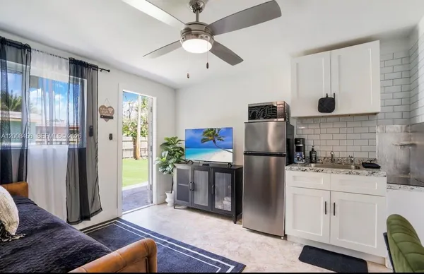 $1,200 | 919 Northwest 13th Street, Unit A, Fort Lauderdale, FL 33311