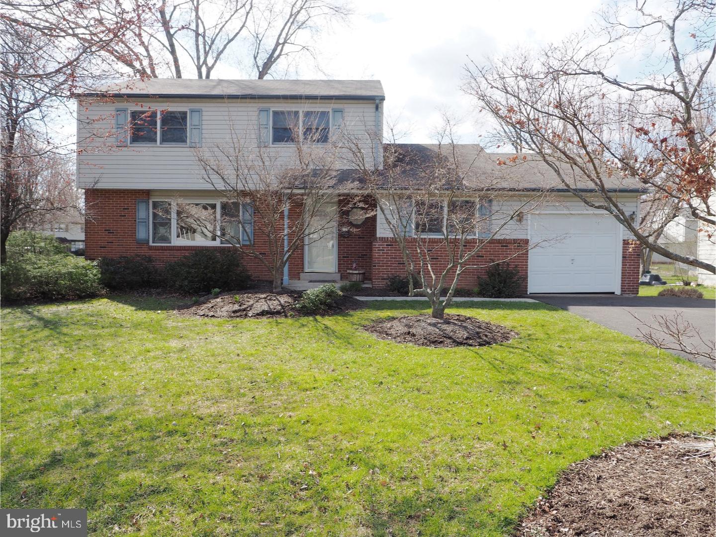 88 Iris Road Warminster, PA 18974 - Photo 1 of 24 Front Yard