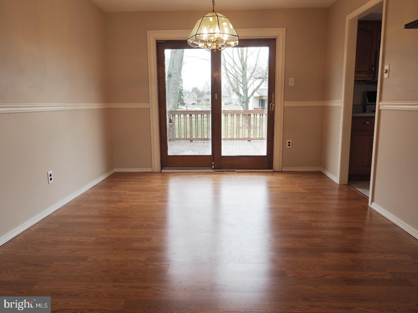 88 Iris Road Warminster, PA 18974 - Photo 4 of 24 Dining Room