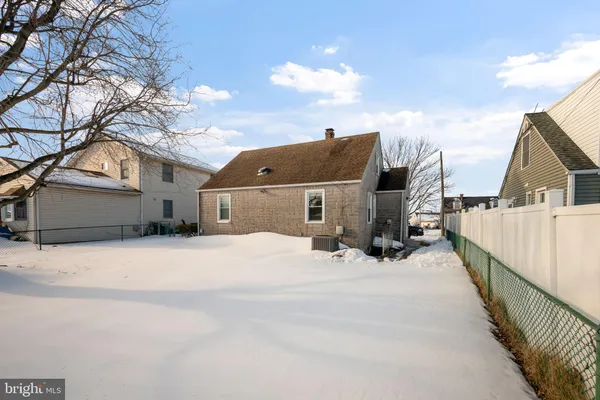 $2,400 | 3413 Yardley Drive, Baltimore, MD 21222