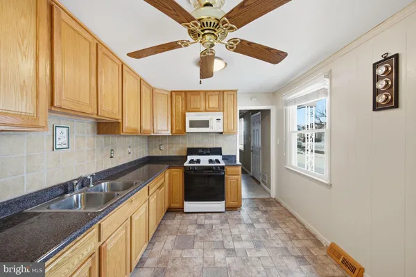 $2,400 | 3413 Yardley Drive, Baltimore, MD 21222