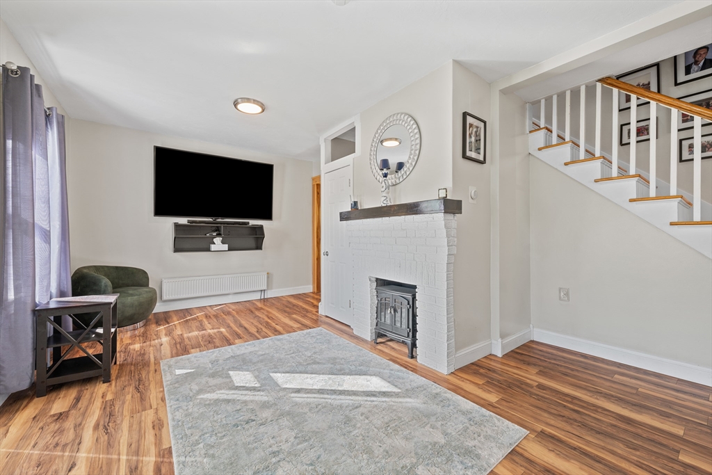 26 Browne Road Shrewsbury, MA 01545 - Photo 5 of 39 Gallery Image 5
