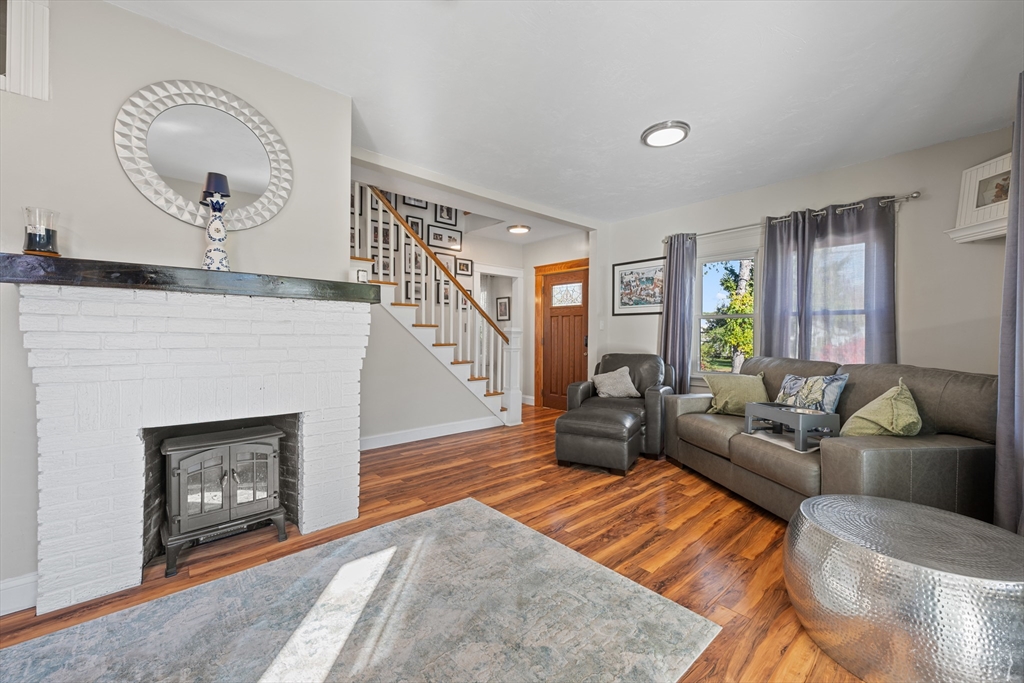 26 Browne Road Shrewsbury, MA 01545 - Photo 6 of 39 Gallery Image 6