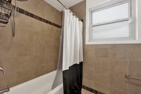 $250,000 | 3646 North California Avenue, Unit 3, Chicago, IL 60618