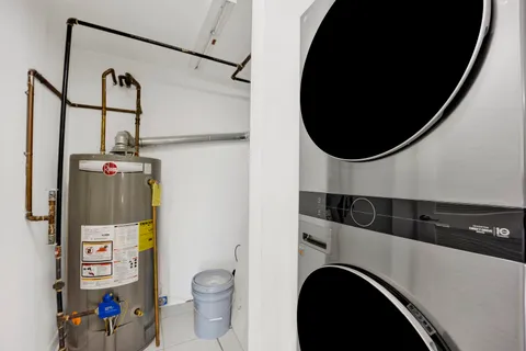 $250,000 | 3646 North California Avenue, Unit 3, Chicago, IL 60618