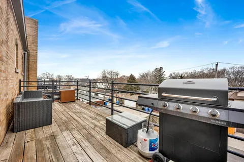 $250,000 | 3646 North California Avenue, Unit 3, Chicago, IL 60618