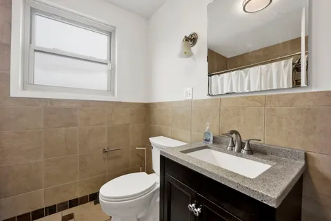 $250,000 | 3646 North California Avenue, Unit 3, Chicago, IL 60618