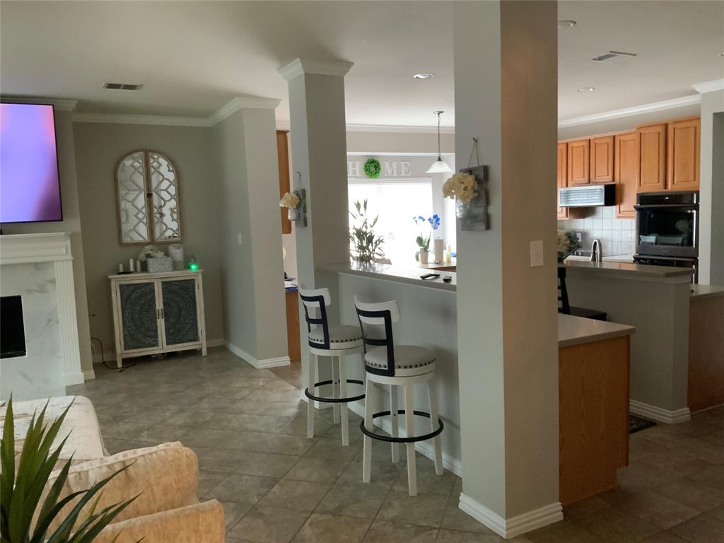 1413 Blue Quail Run Crowley, TX 76036 - Photo 5 of 29