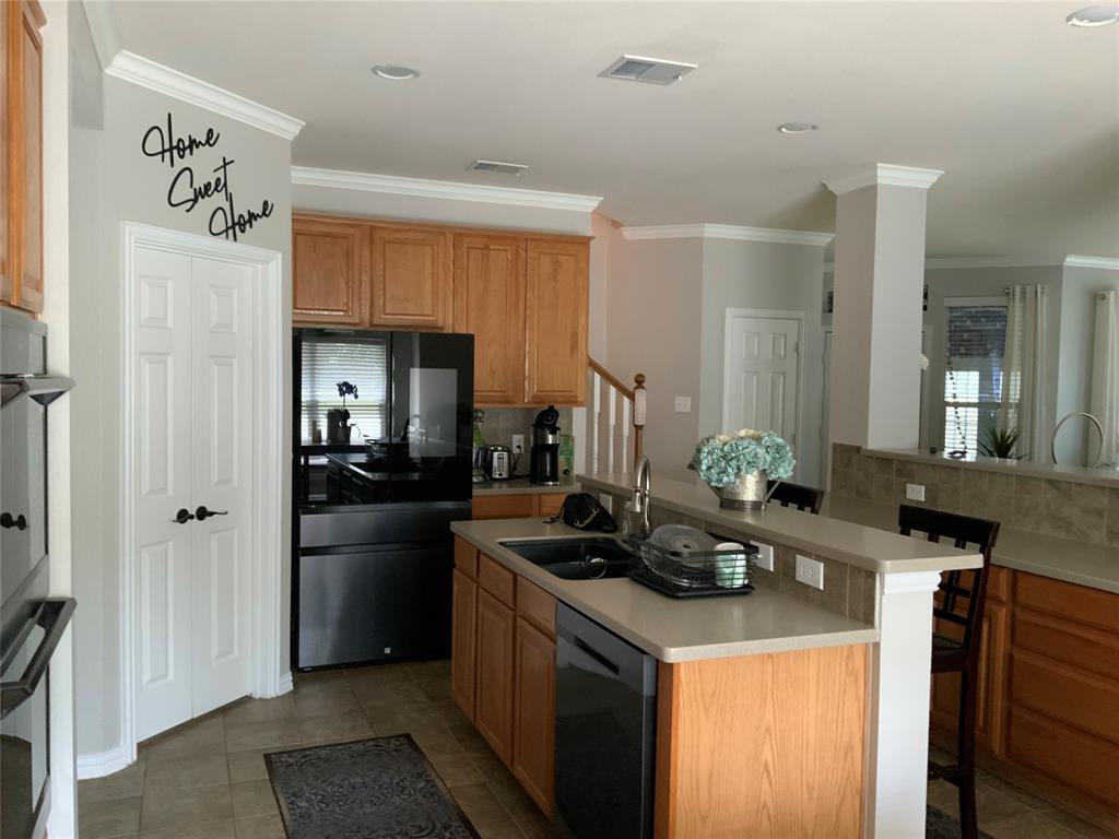 1413 Blue Quail Run Crowley, TX 76036 - Photo 8 of 29