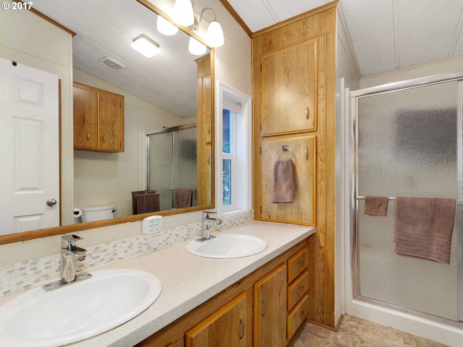 22262 South Thompson Gateway Road Oregon City, OR 97045 - Photo 10 of 32 Bathroom, Attached