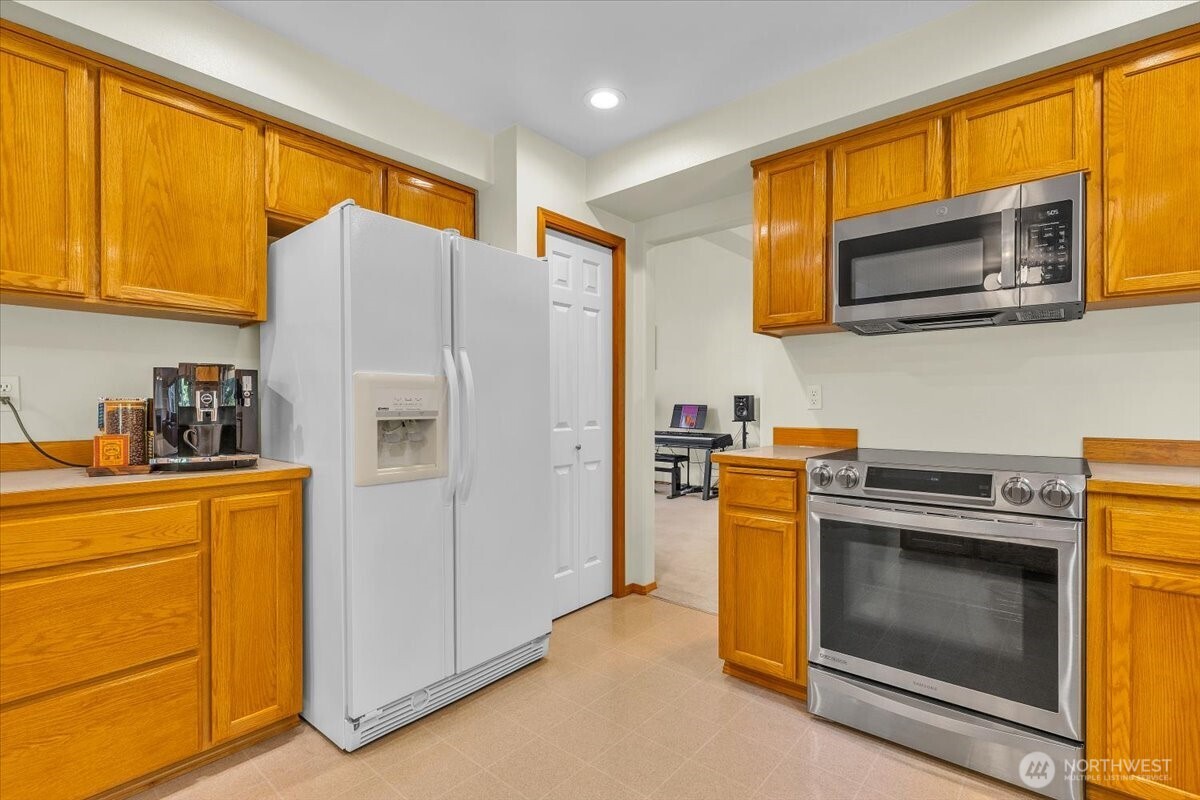 3124 201st Street Southeast Bothell, WA 98012 - Photo 8 of 38