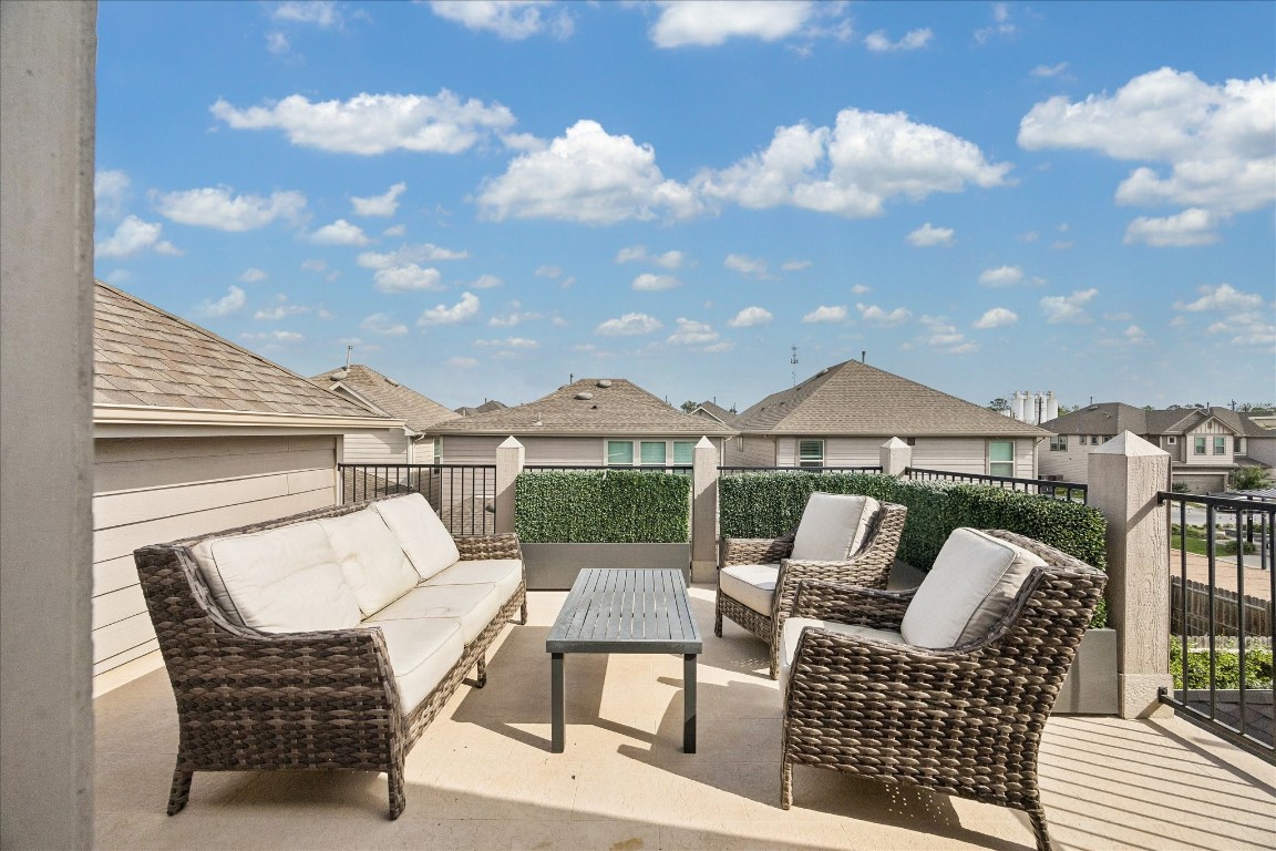 4026 Delta Rose Street Houston, TX 77018 - Photo 26 of 44 Private rooftop terrace with space for outdoor seating ideal for entertaining or relaxing.