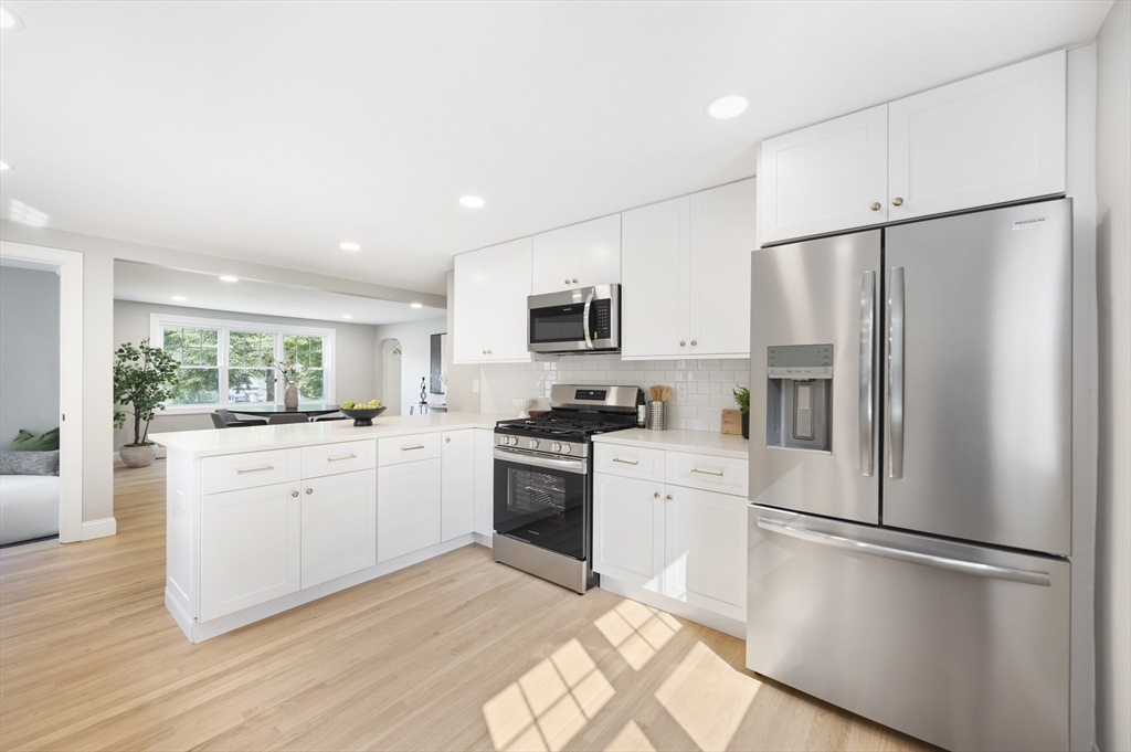 30 River Road Andover, MA 01810 - Photo 4 of 32 Gallery Image 4