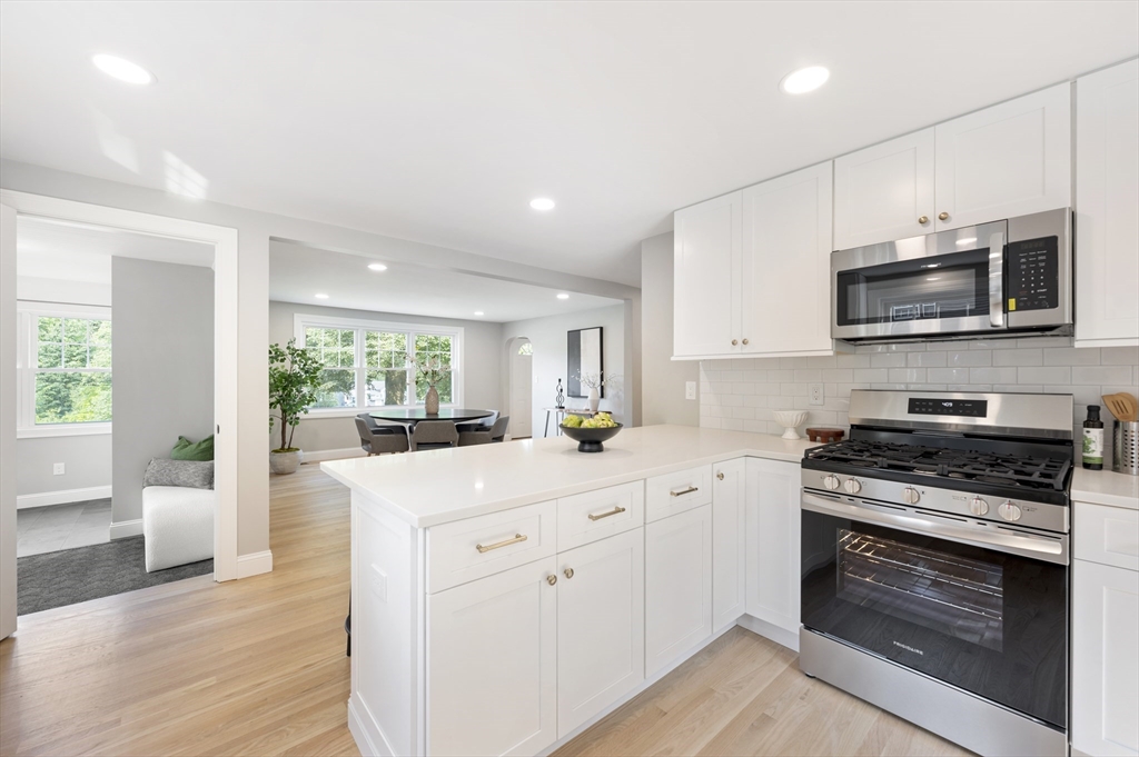 30 River Road Andover, MA 01810 - Photo 5 of 32 Gallery Image 5