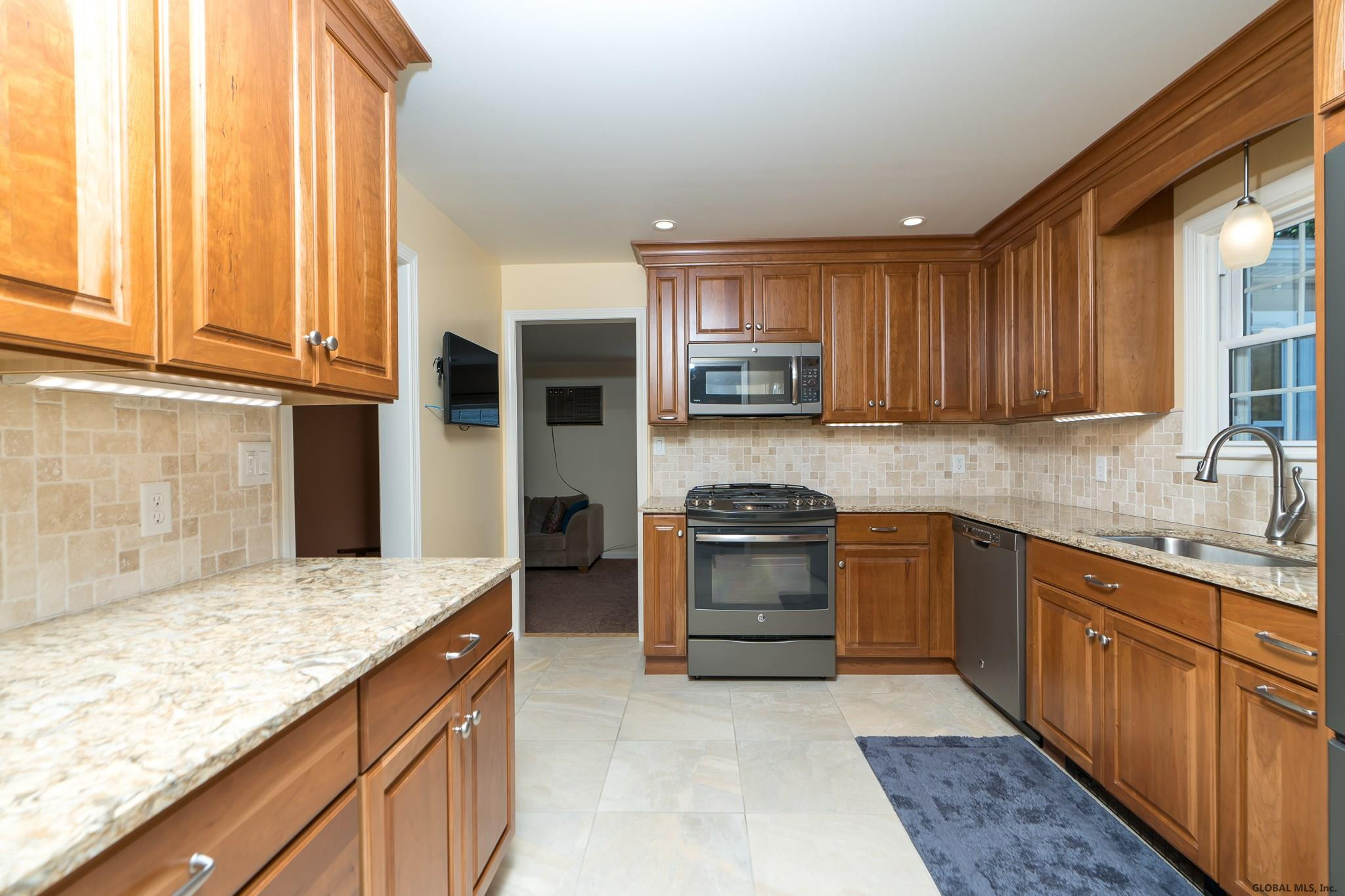 163 Winne Road Bethlehem, NY 12054 - Photo 12 of 45 Photo 12