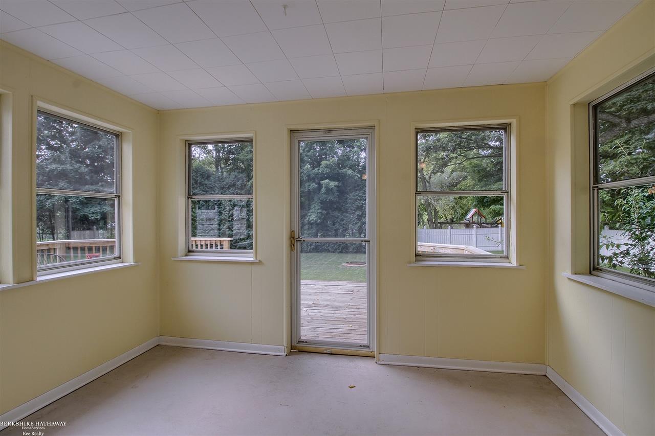 4020 31 Mile Road Washington, MI 48095 - Photo 20 of 31 Sunporch