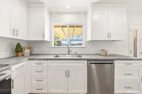 $2,595,000 | 656 Spar Drive, Redwood City, CA 94065