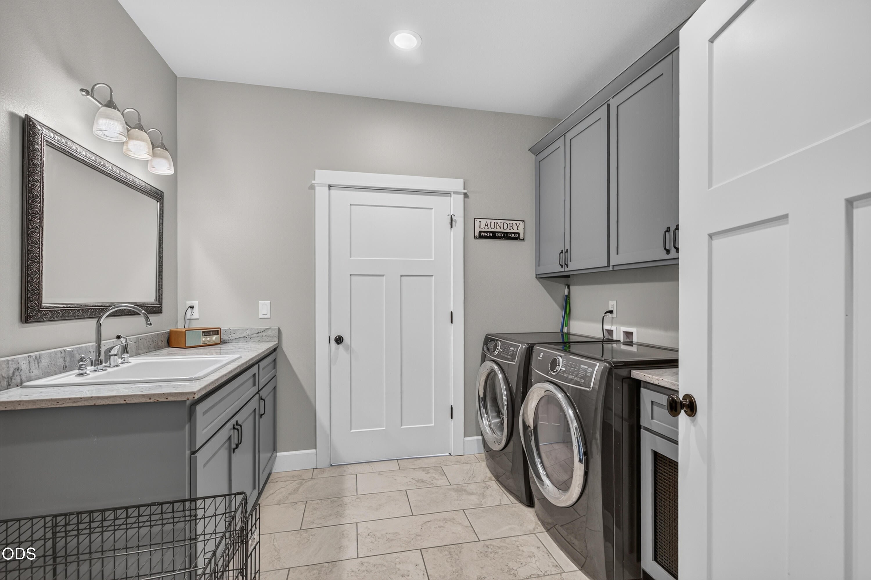 4873 Old Stage Road Central Point, OR 97502 - Photo 21 of 47 Gallery Image 21