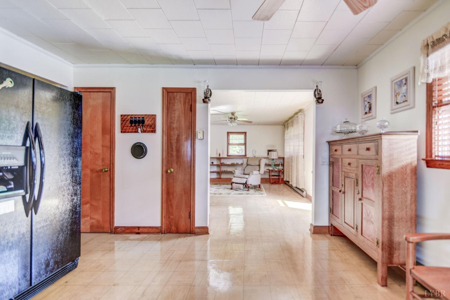 4366 Shingle Block Road Bedford, VA 24523 - Photo 6 of 40 Gallery Image 6