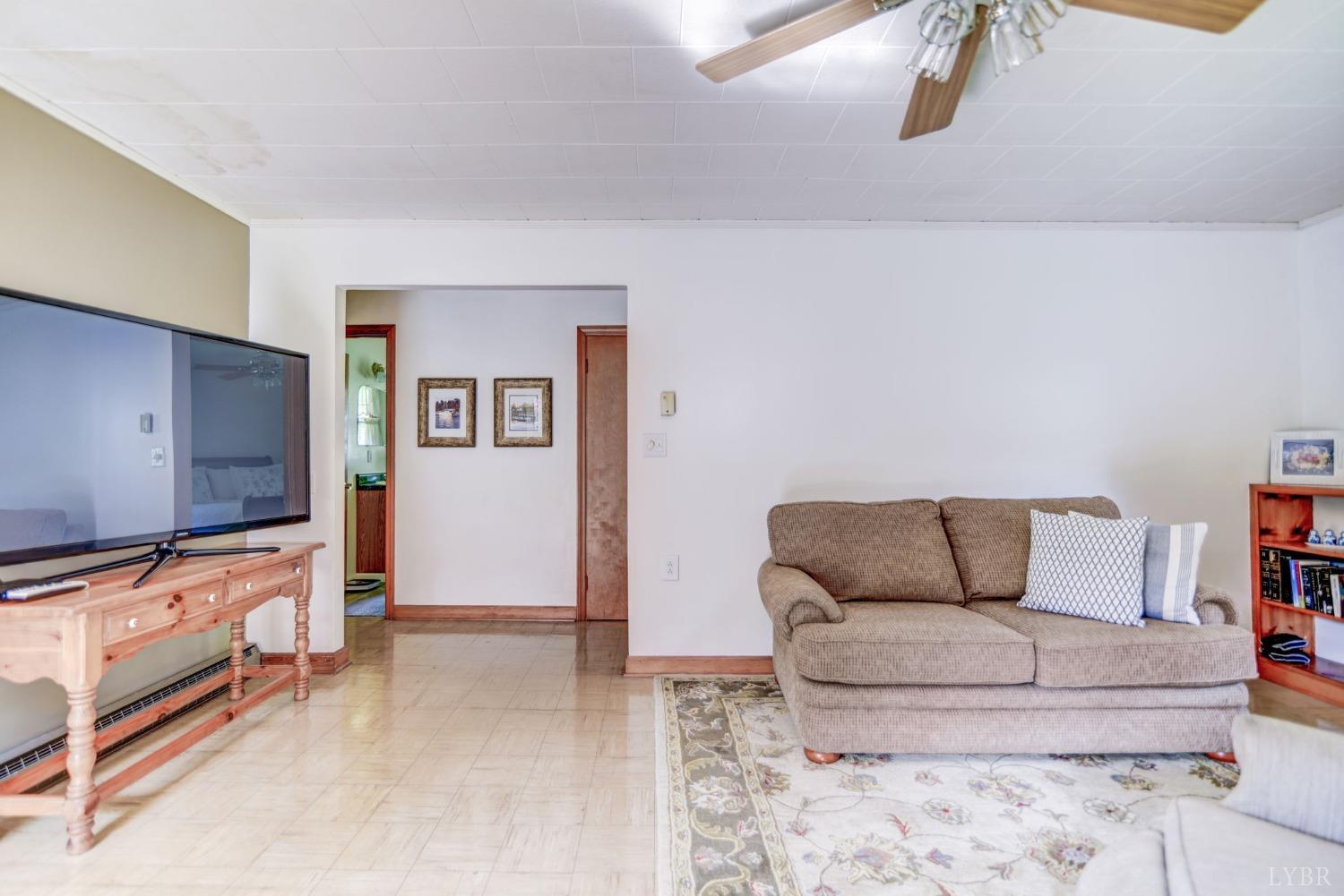 4366 Shingle Block Road Bedford, VA 24523 - Photo 9 of 40 Gallery Image 9