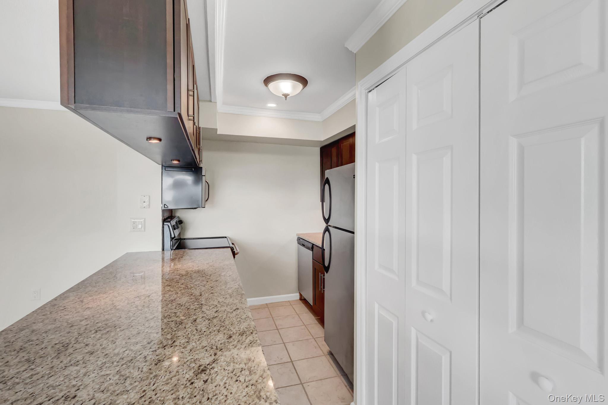 1 Anchorage Way, Unit 601 Freeport, NY 11520 - Photo 22 of 38