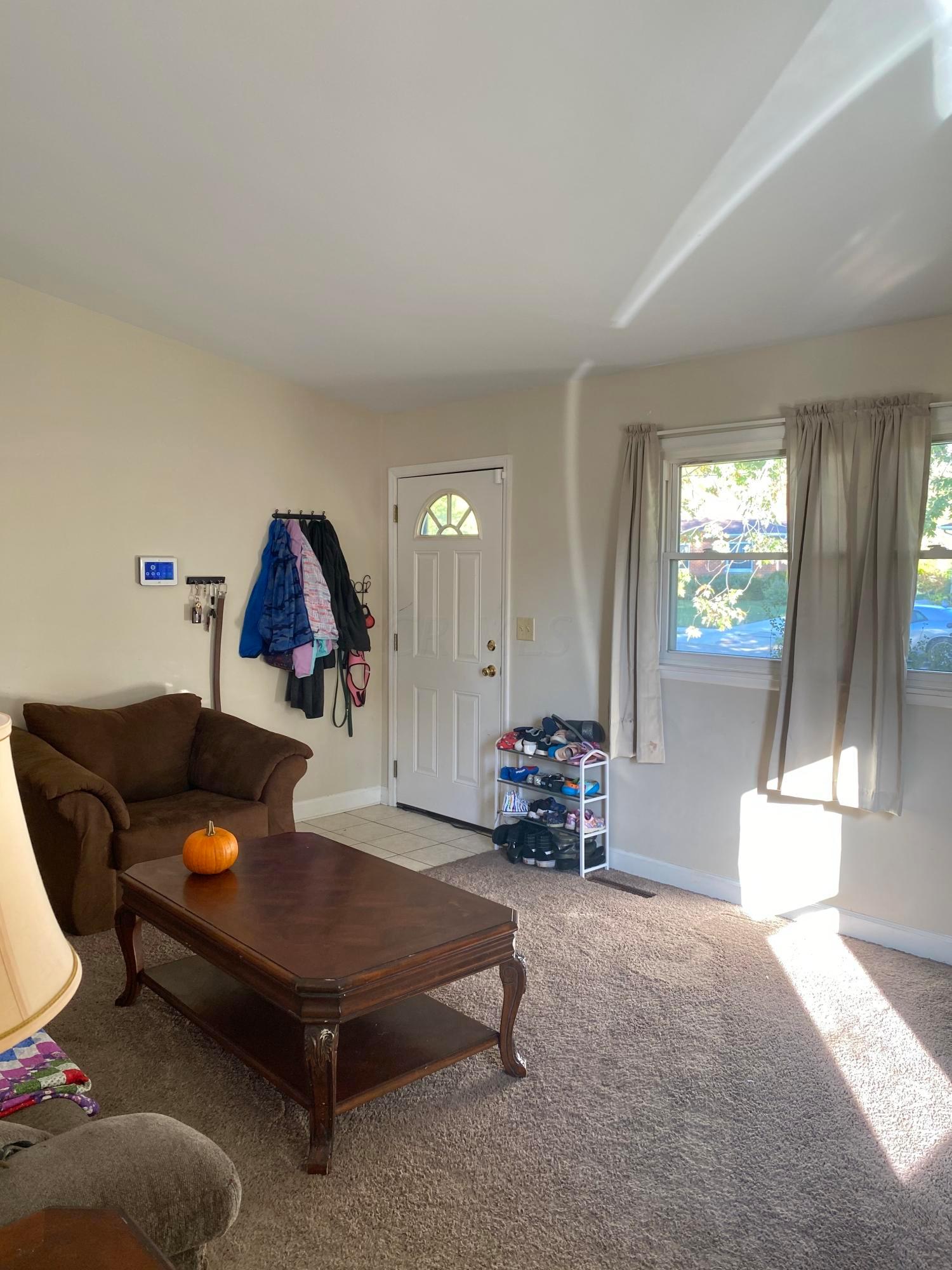 299 Topsfield Road Columbus, OH 43228 - Photo 3 of 15 Gallery Image 3