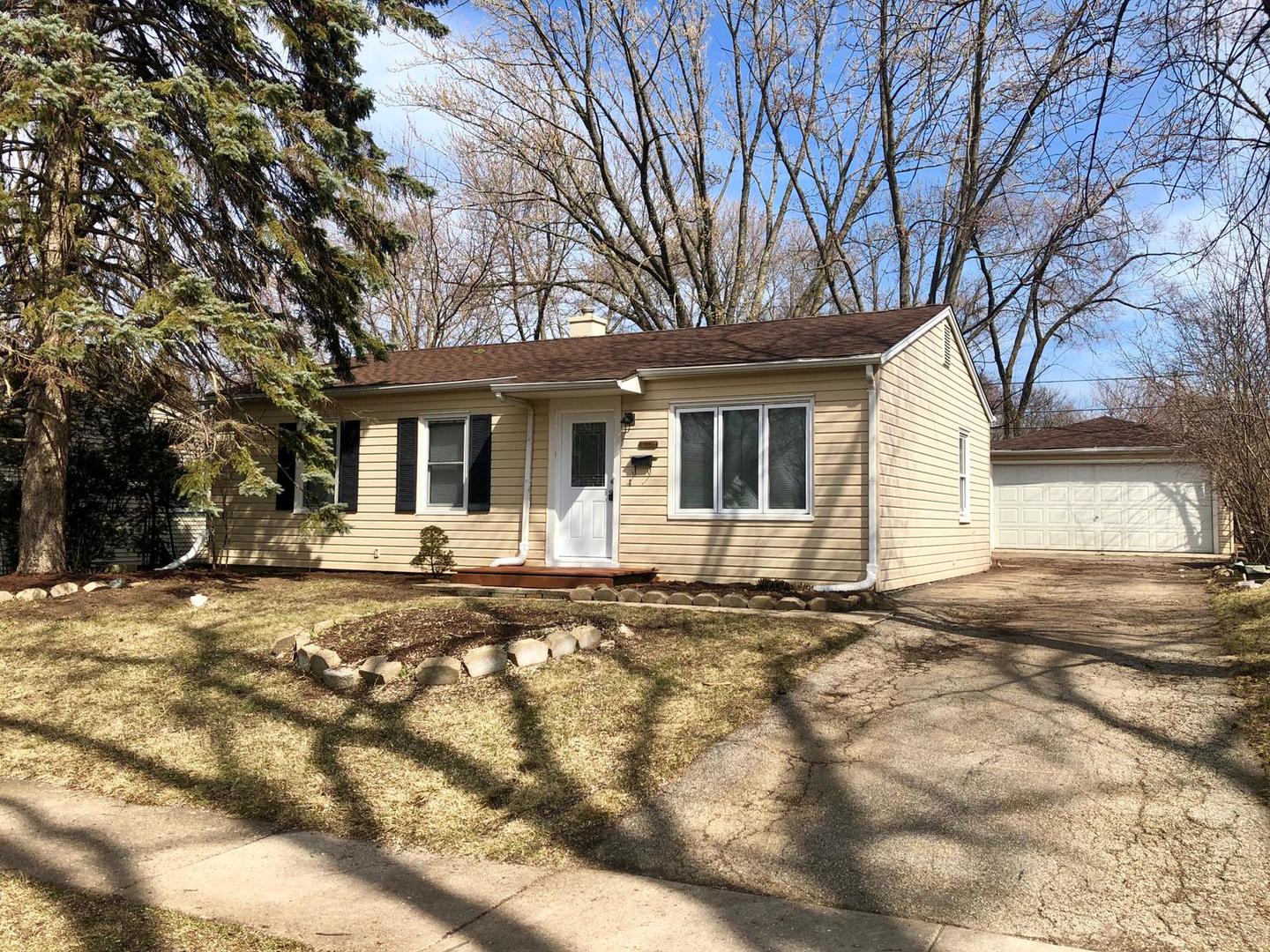 291 Raupp Boulevard Buffalo Grove, IL 60089 - Photo 1 of 13