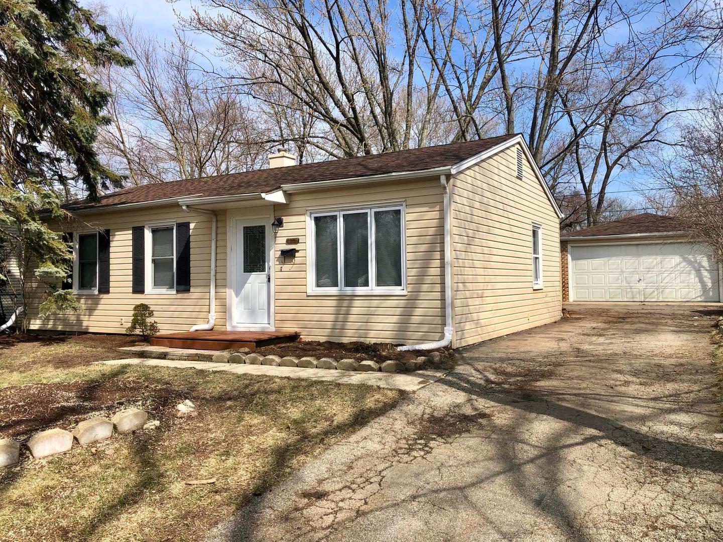 291 Raupp Boulevard Buffalo Grove, IL 60089 - Photo 2 of 13