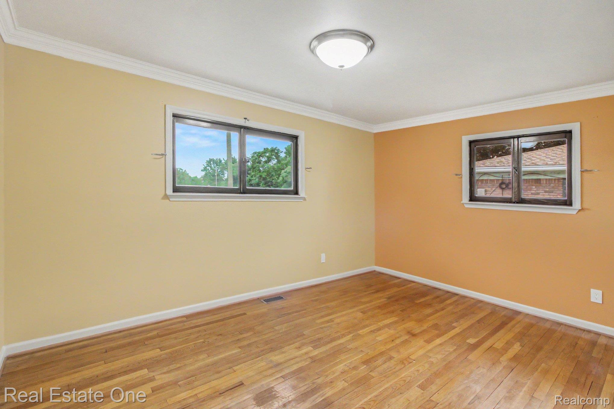 1347 East Square Lake Road Troy, MI 48085 - Photo 10 of 22 009_file_9564.jpg