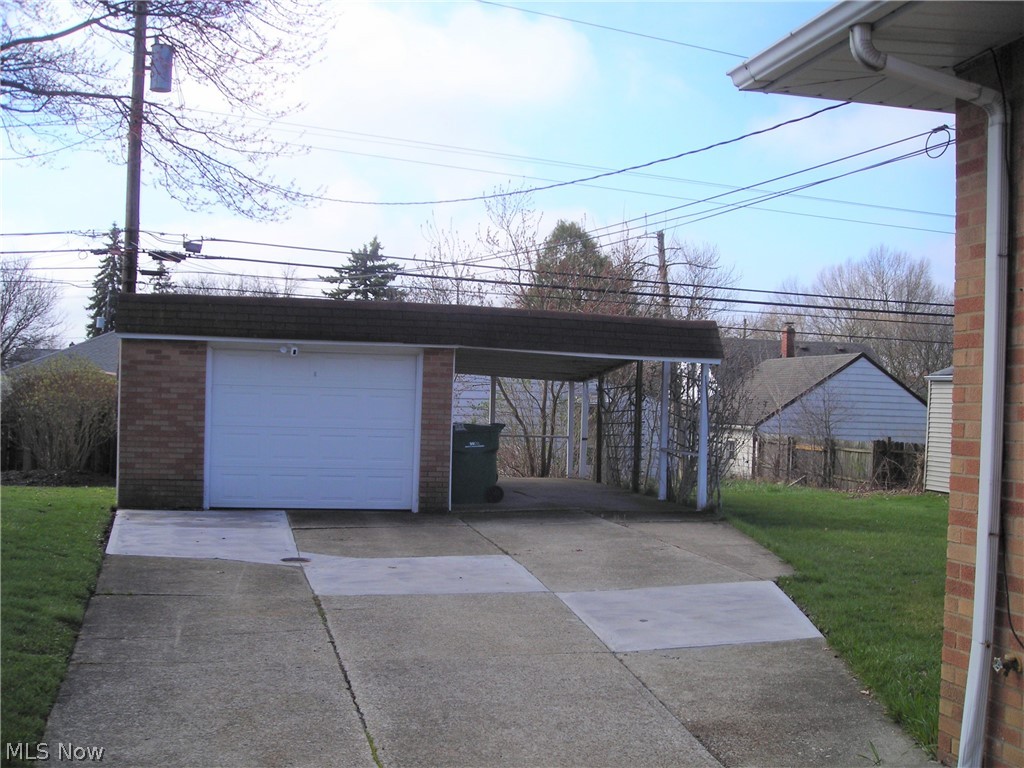 14512 Wheeler Road Maple Heights, OH 44137 - Photo 2 of 13