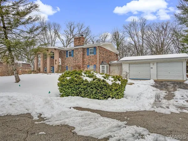 $2,400 | 217 Jubaka Drive, Fairview Heights, IL 62208
