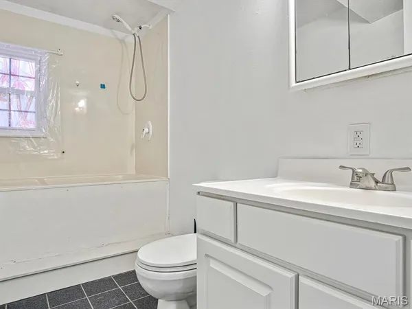 $2,400 | 217 Jubaka Drive, Fairview Heights, IL 62208