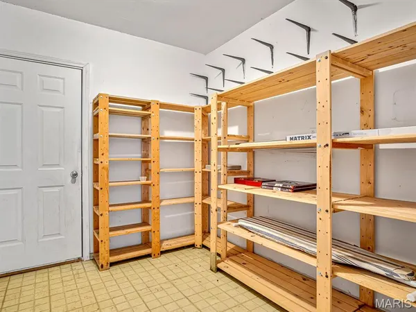 $2,400 | 217 Jubaka Drive, Fairview Heights, IL 62208