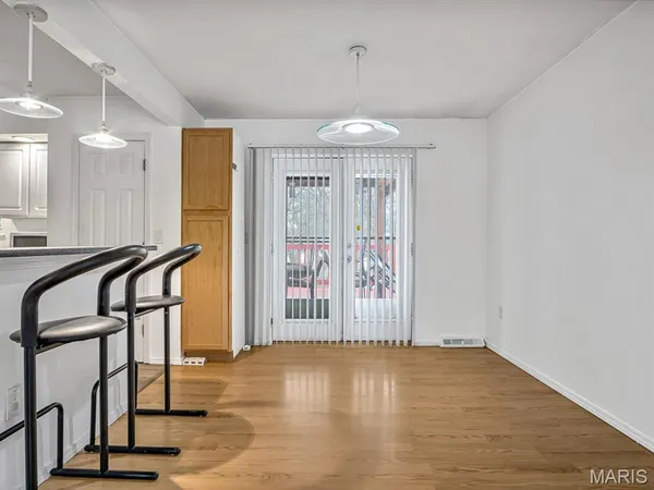 $2,400 | 217 Jubaka Drive, Fairview Heights, IL 62208