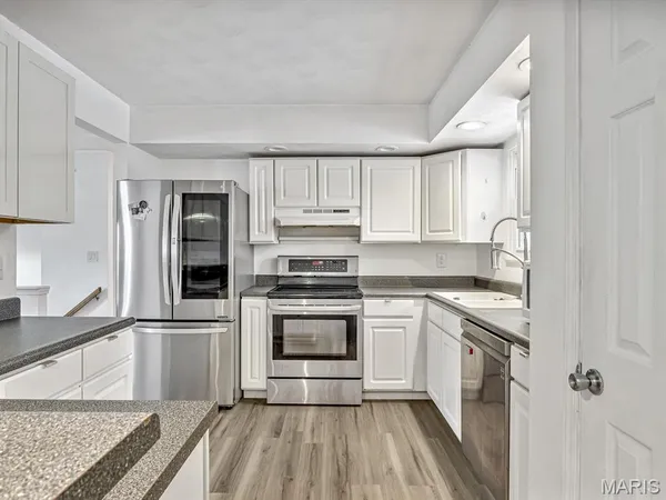 $2,400 | 217 Jubaka Drive, Fairview Heights, IL 62208