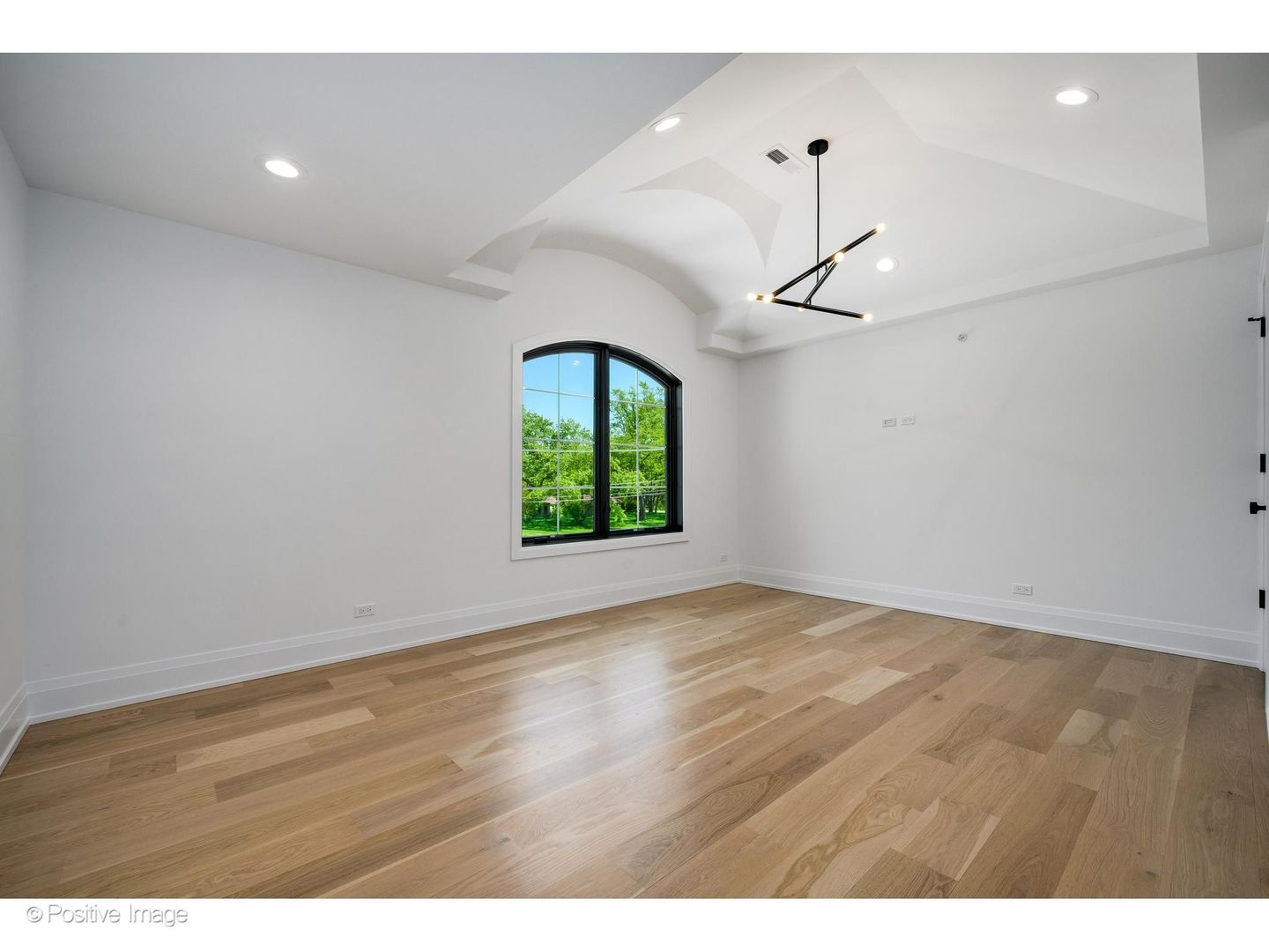 1851 Oakwood Road Northbrook, IL 60062 - Photo 32 of 56