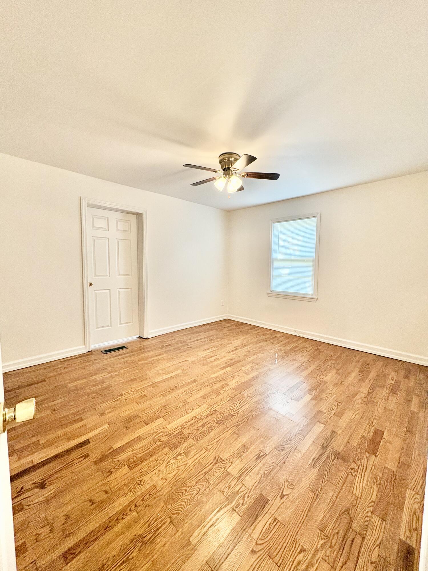 922 Ridgeway Avenue Signal Mountain, TN 37377 - Photo 13 of 23 Primary opens to back den too!