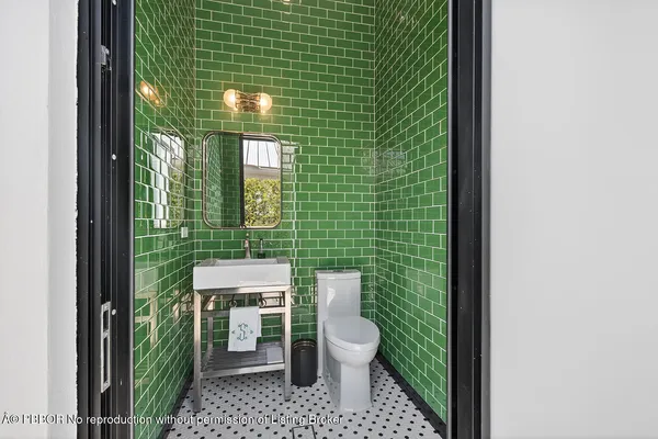 $15,200,000 | 18200 Gardiner Lane, Jupiter, FL 33458