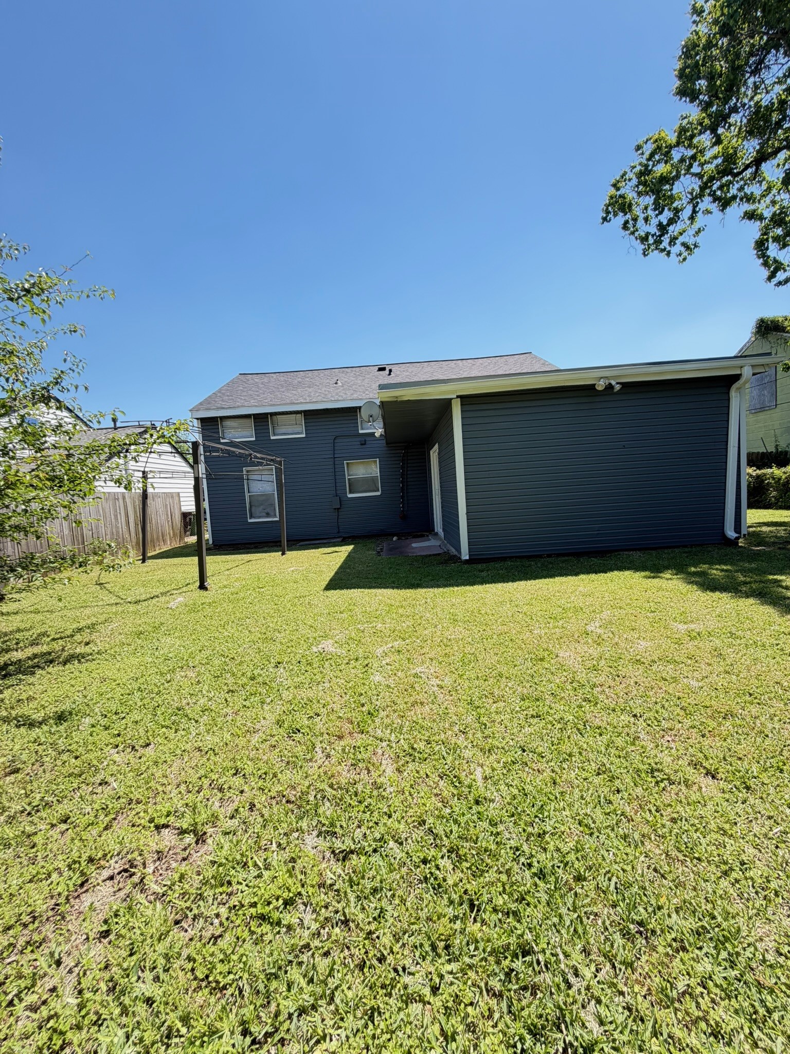 3831 Alberta Street Houston, TX 77021 - Photo 24 of 24 Backyard