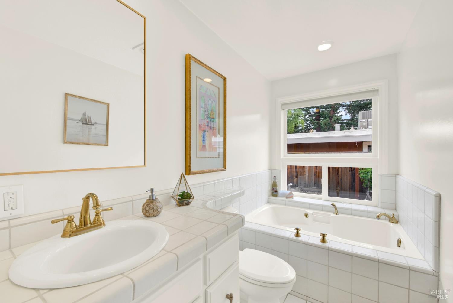 1687 Rockville Road Fairfield, CA 94534 - Photo 30 of 91 Hall Bath with soaker tub