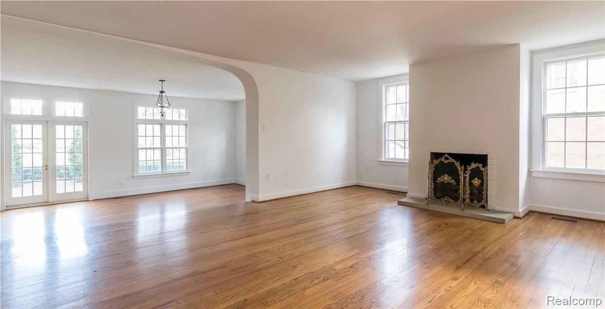 610 Linden Road Birmingham, MI 48009 - Photo 9 of 22 Family Room With Fireplace