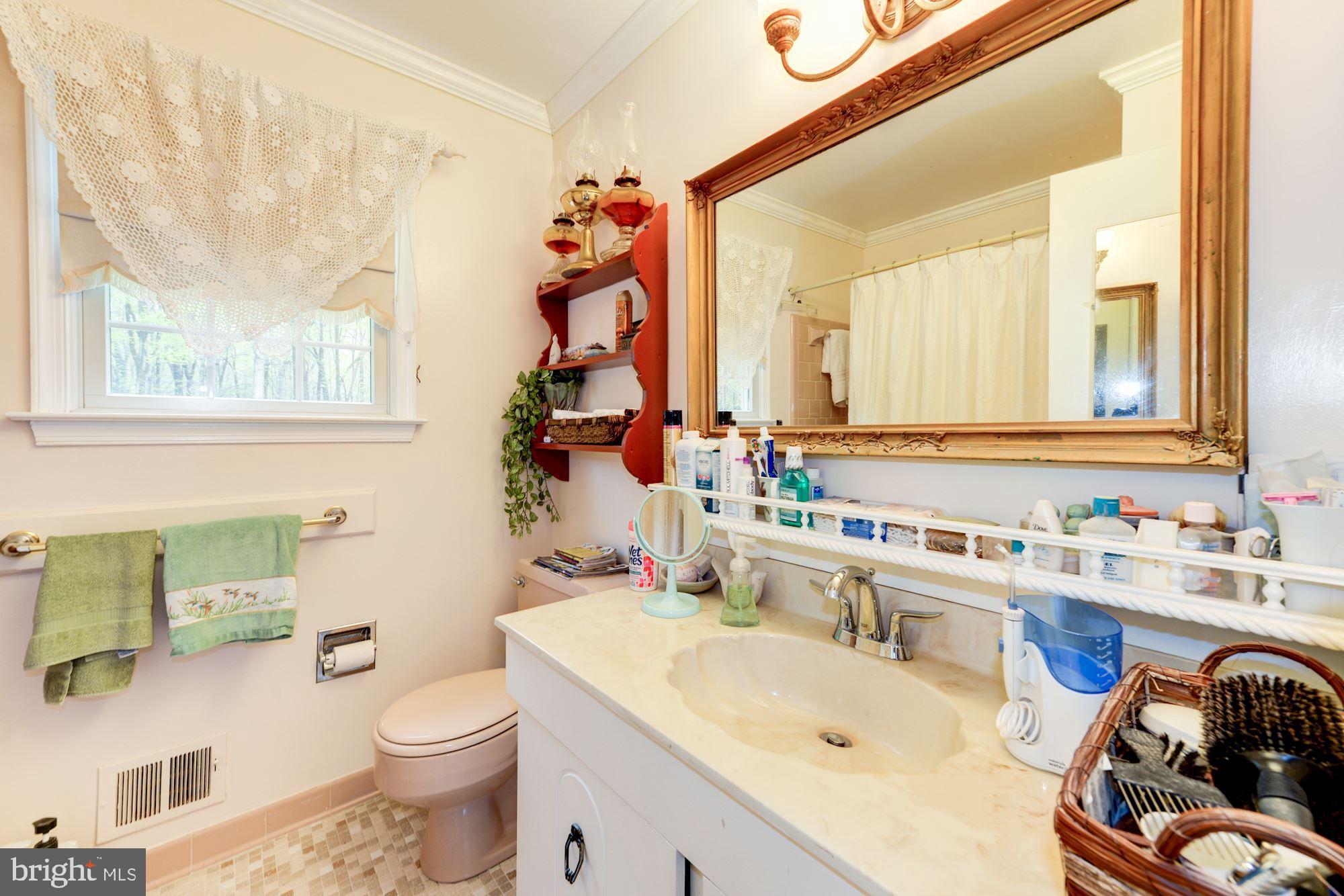 6016 Chapman Road Lorton, VA 22079 - Photo 19 of 47 Large and clean master bath.